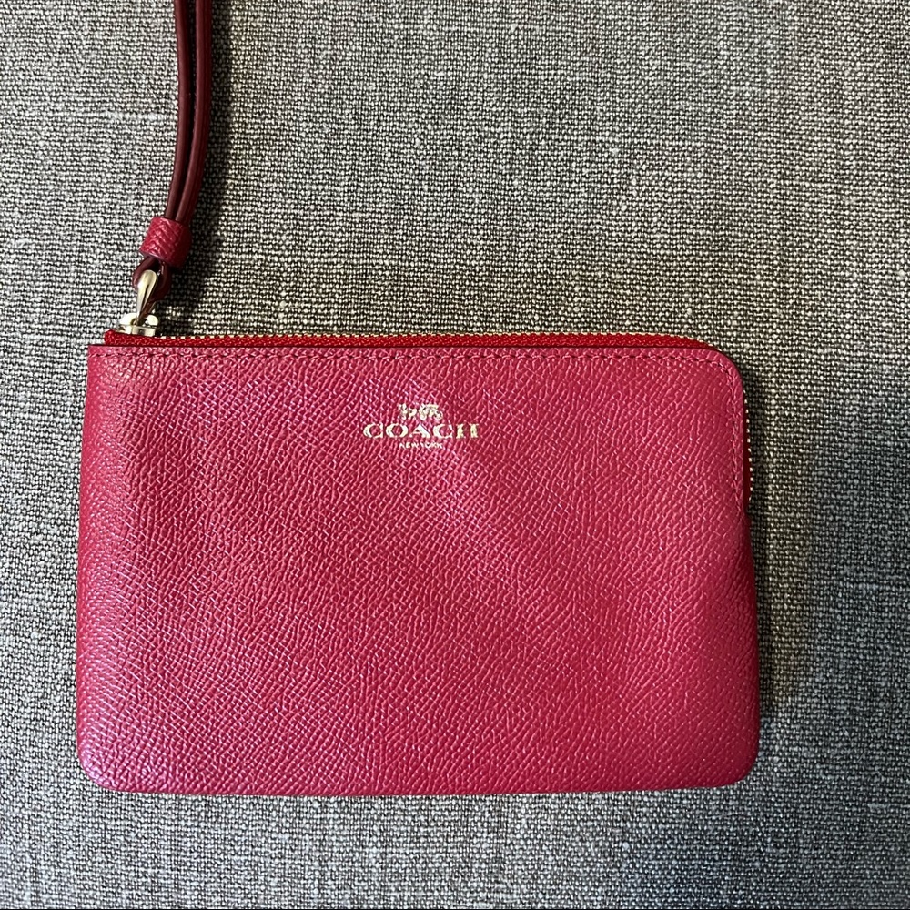 **NWOT** Coach Corner Zip Wristlet